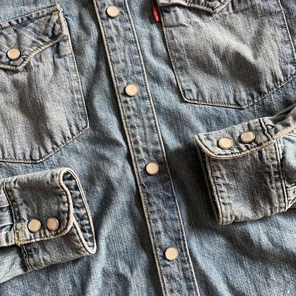 Levi’s Slim Fit Coupe Etroite Denim Button Down Shirt - Picture 7 of 8